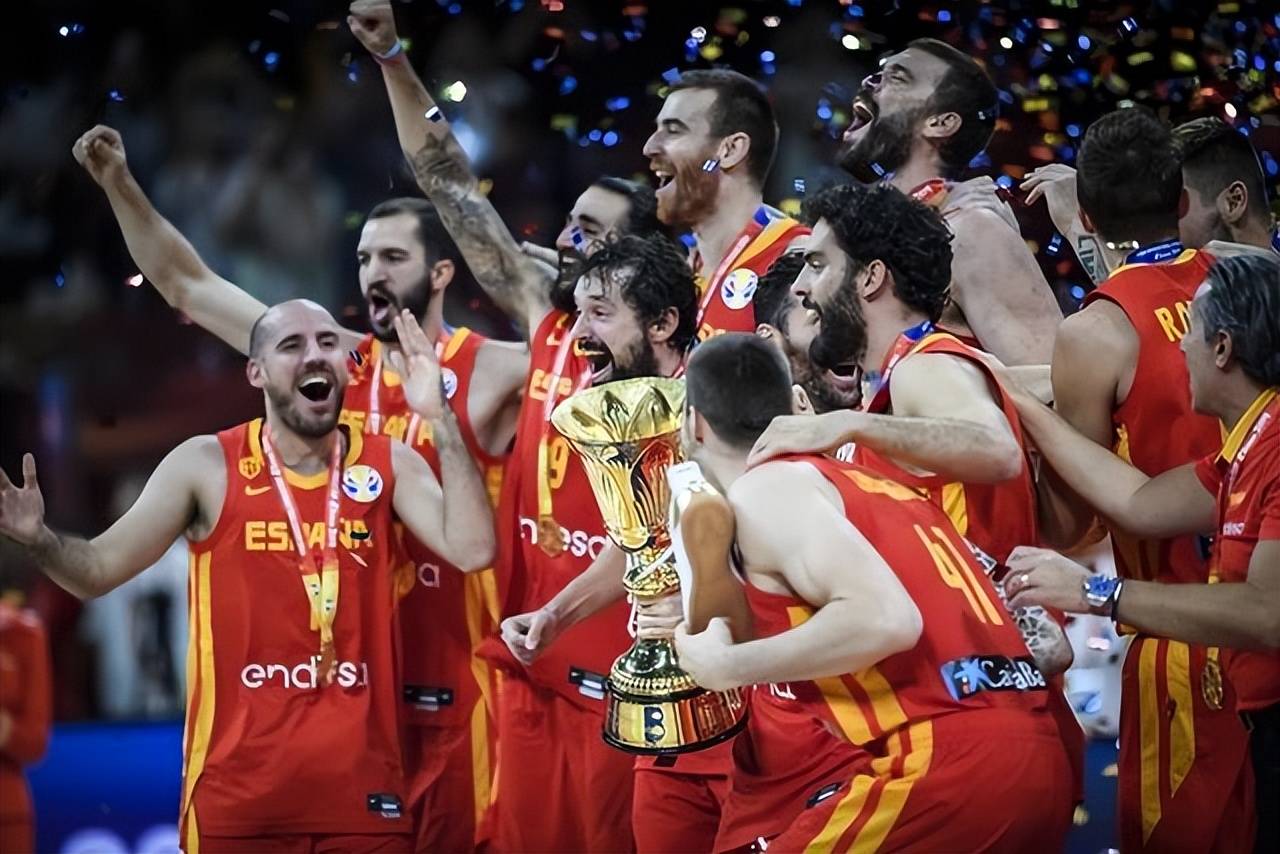 皇冠官方在线入口-包含葡萄牙体育再遭质疑备战NBA常规赛窗口期巴塞罗那门线救险，转会期夏洛特黄蜂备战亚冠看傻球迷的词条